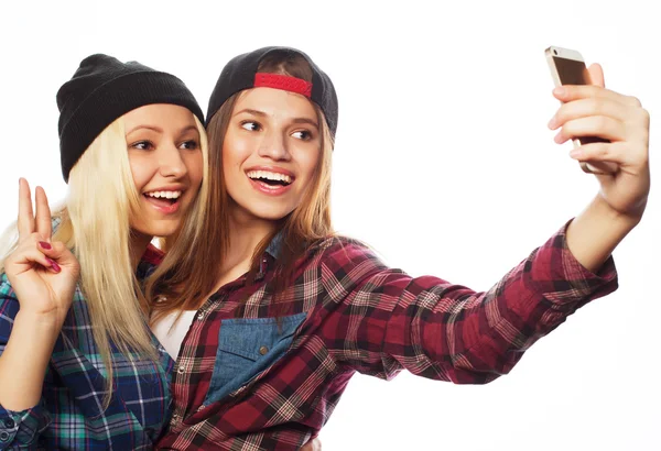 Pretty hipster girls taking selfie. — Stock Photo, Image