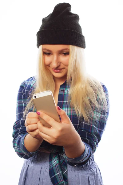 Hübsche Teenager-Mädchen mit Smartphone — Stockfoto