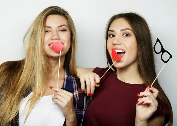 Deux filles hipster sexy élégantes meilleurs amis prêts pour la fête — Photo