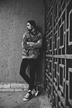 Hipster adam portre siyah beyaz