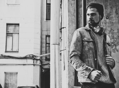 Hipster adam portre siyah beyaz