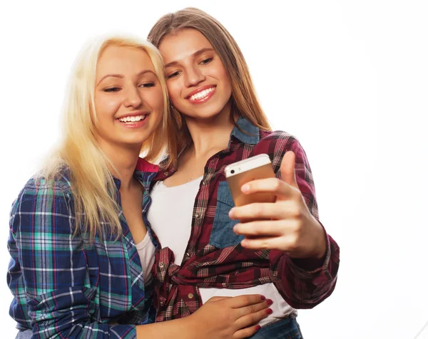 Muito hipster meninas tomando selfie . — Fotografia de Stock