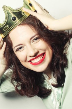 Taç içindeki kadın