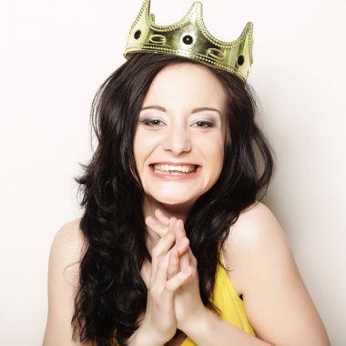 Taç içindeki kadın