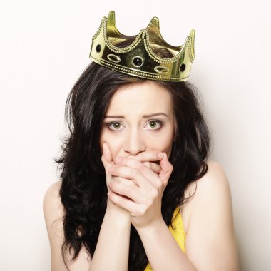 Taç içindeki kadın