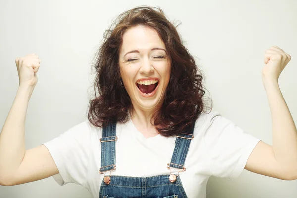 Mujer feliz extático celebrando ser un ganador . — Foto de Stock