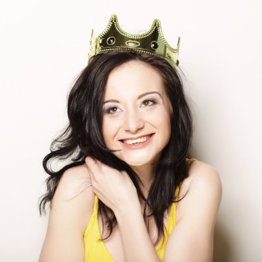 Taç içindeki kadın