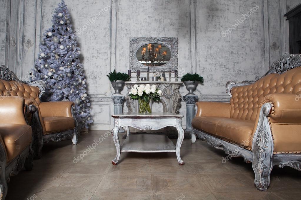 Weihnachten-Wohnzimmer mit Baum. — Stockfoto © kanareva #115550844 Weihnachten-Wohnzimmer mit Baum. — Stockfoto © kanareva #115550844