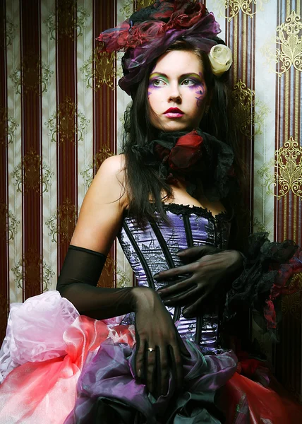 Modeaufnahme einer Frau im Puppenstil. Kreatives Make-up. — Stockfoto