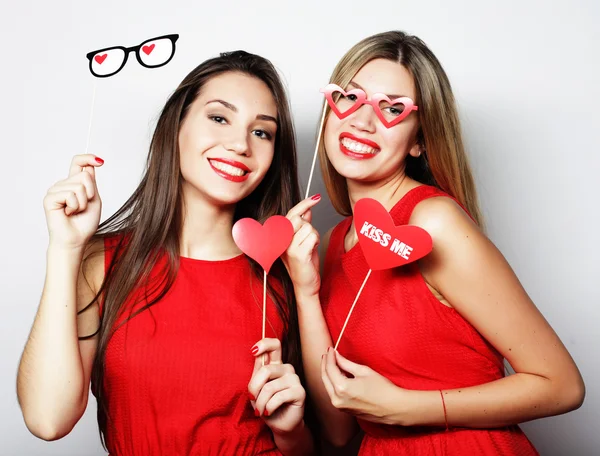 Duas meninas elegantes melhores amigos prontos para a festa — Fotografia de Stock