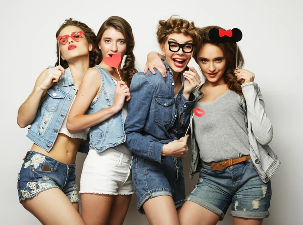 Style de vie et concept de personnes : filles meilleurs amis prêts pour par — Photo