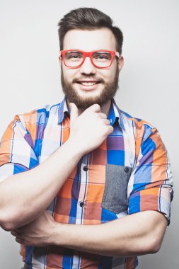 Genç sakallı hippi erkek