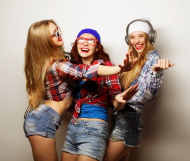 Üç şık seksi hipster kızlar en iyi arkadaşının moda portre