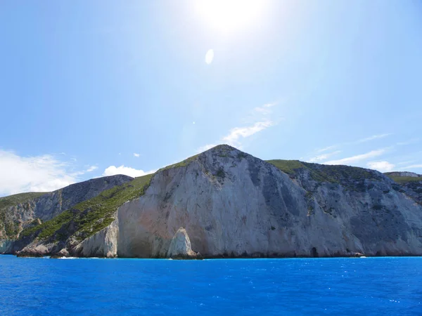 Grutas azuis na ilha de Zakynthos, Grécia — Fotografia de Stock