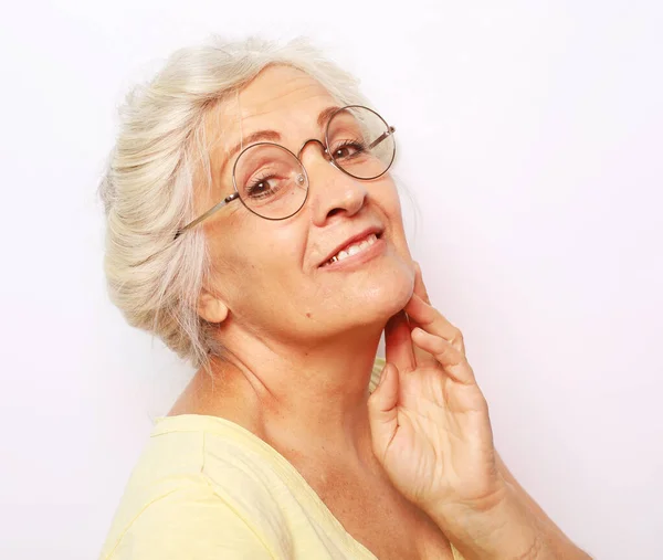 Feliz pensionista anciano sonriendo, de cerca —  Fotos de Stock