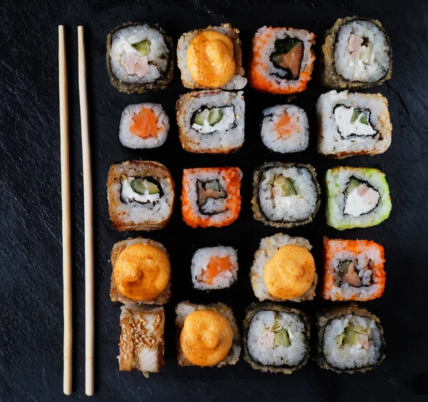 Çeşit çeşit üst görünüm. Japon mutfağı, kapatın.