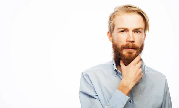 Varón Serio Reflexivo Con Barba Jengibre Vestido Casualmente Aislado Sobre —  Fotos de Stock