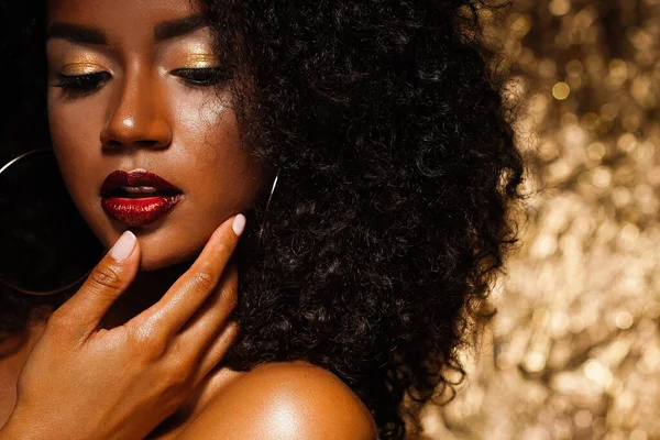 Splendido ritratto di una donna nera afroamericana — Foto Stock