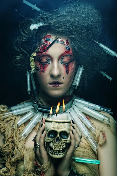 Picture a beautiful fantasy woman with skull.