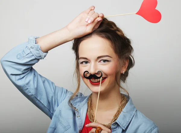 Chica con bigotes falsos — Foto de Stock