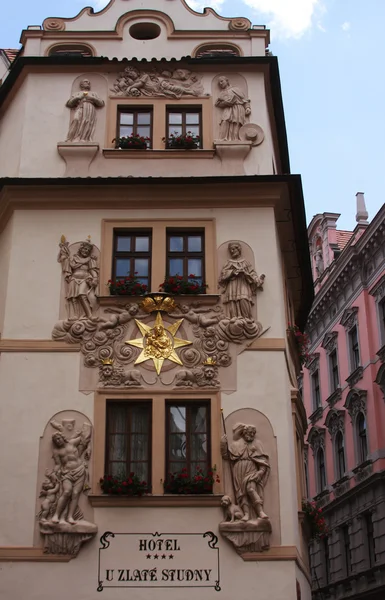 Edifício histórico, Praça da Cidade de Praga — Fotografia de Stock