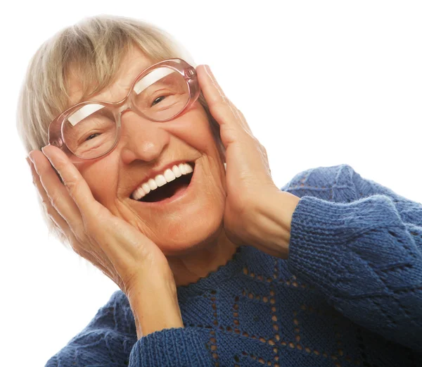 Feliz sorprendida mujer mayor mirando a la cámara — Foto de Stock