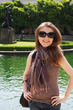 Prag'da genç kadın