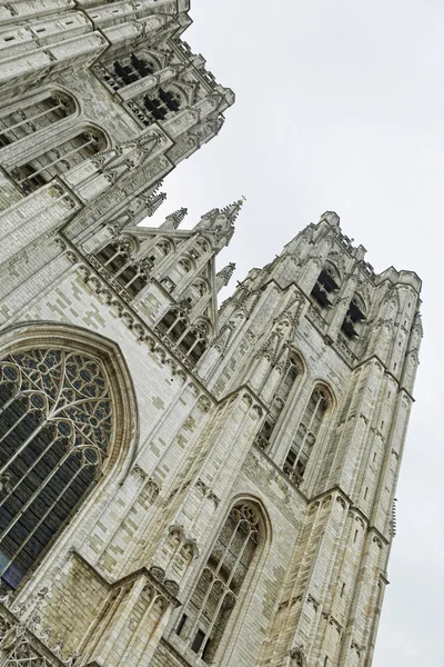 De prachtige gotische kathedraal St. Michael — Stockfoto