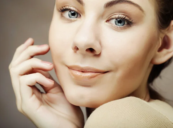 Retrato de mulher bonita — Fotografia de Stock