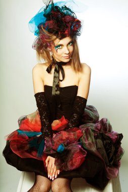 Carnaval elbiseli genç modeli