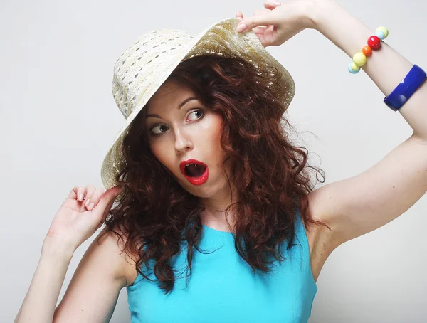 Hermosa mujer con sombrero —  Fotos de Stock