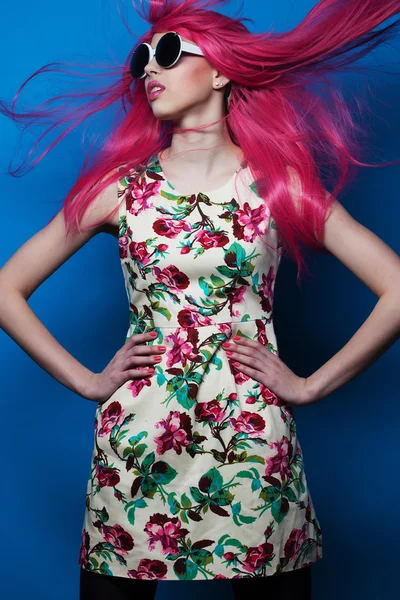 Beautiful fashion model  with pink hair — Stock Photo, Image