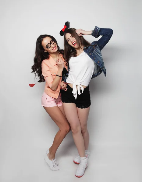 Chicas hipster mejores amigos listos para la fiesta —  Fotos de Stock