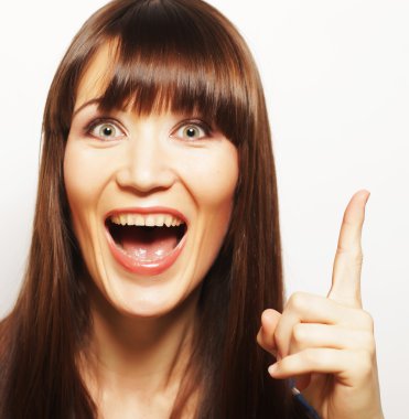 Güzel, genç, şaşkın kadın.