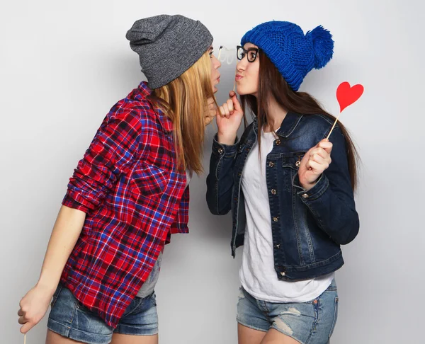 Duas elegantes meninas hipster sexy melhores amigos prontos para a festa — Fotografia de Stock