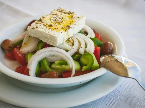 Vegetable salad with cheese