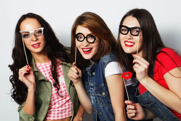 Hipster flickor bästa vänner redo för fest — Stockfoto