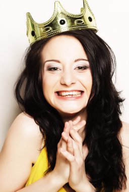 Taç içindeki kadın