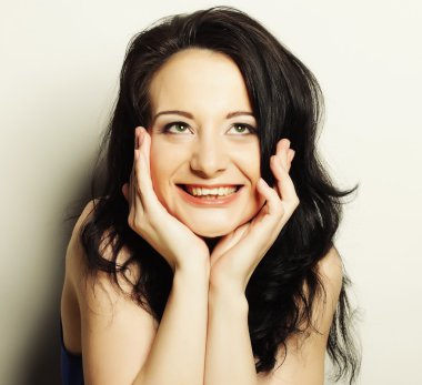 Düşünme güzel bir genç kadının portresi