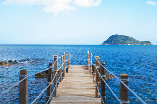 деревянный мост - море, лето
.