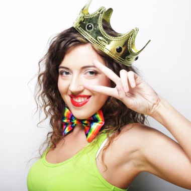 taç olan güzel kadın