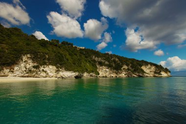 zakynthos kıyı mavi mağaralar