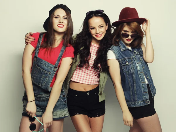 Üç şık seksi hippi kız en yakın arkadaşlarım.