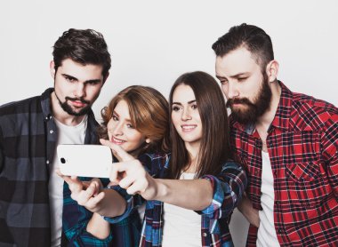 selfie alan öğrenciler grup