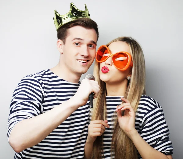 Beautiful young loving couple ready for party. — Stock Photo, Image