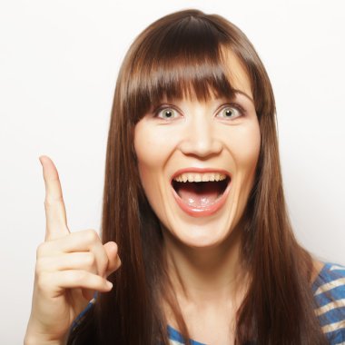 Güzel, genç, şaşkın kadın.