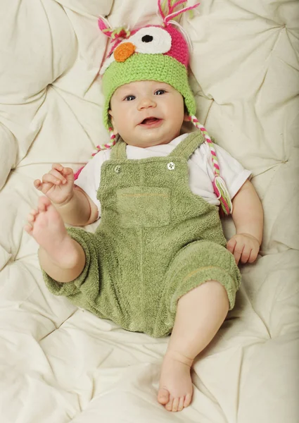 5 month old baby boy with funny hat. — Stock Photo, Image