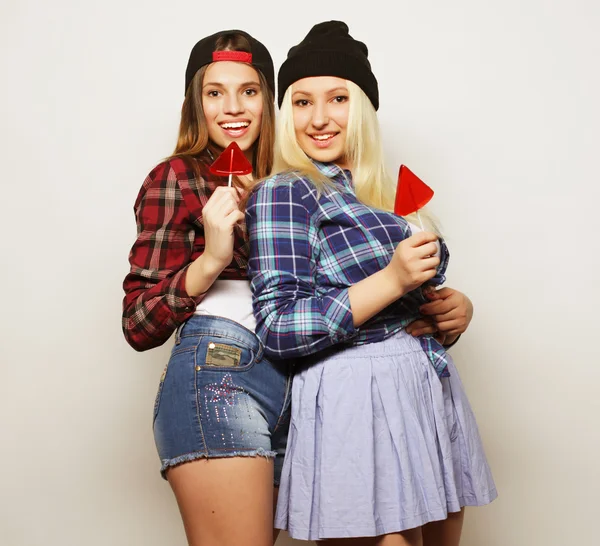 Dvě mladé hezké dívky bederní — Stock fotografie