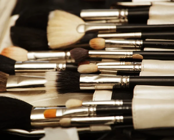 Makyaj araçları kendi tutucu