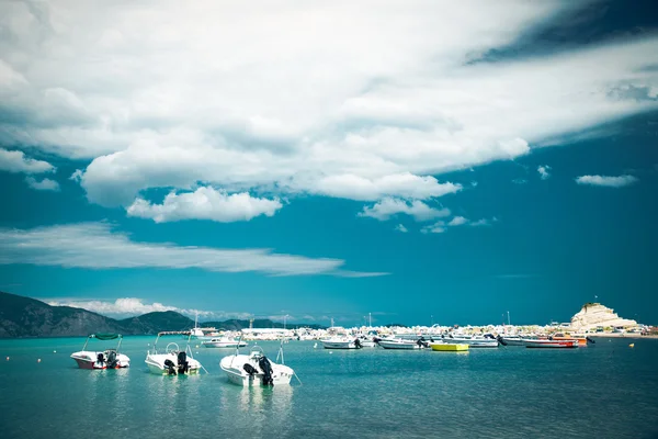 Barcos de pesca no mar Jónico — Fotografia de Stock